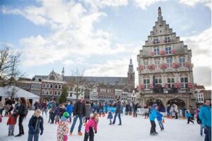 Gouda – De Goudse IJsbaan heeft op zondag 6 januari prikkelarme uurtjes