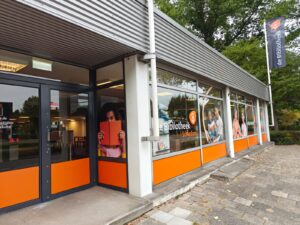 Schiedam –  NAH informatiemarkt in bibliotheek Noord Schiedam met interview met Astrid van ’t Hof